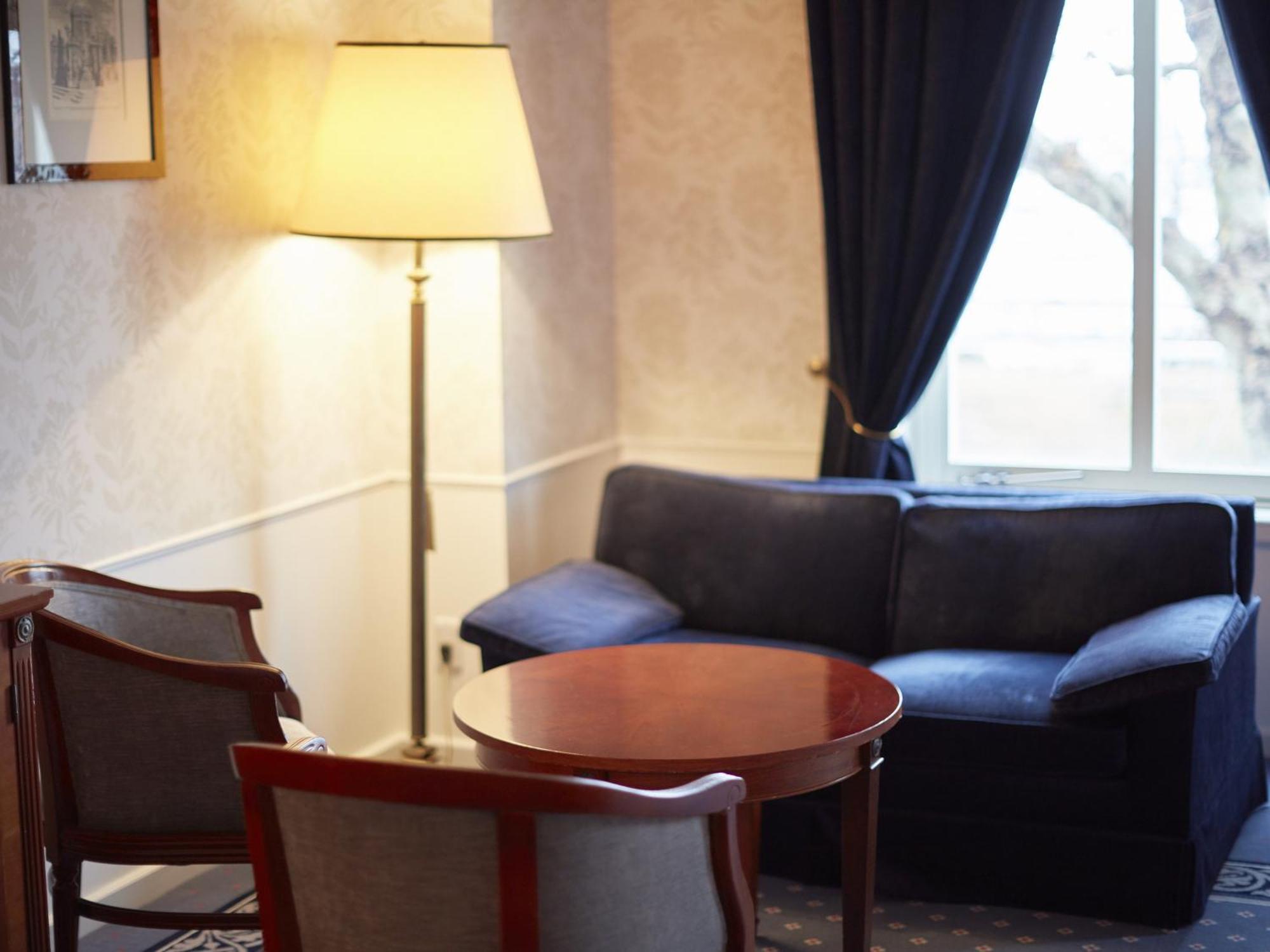 Hotel Amsterdam Huis Ten Bosch Сасебо Екстериор снимка